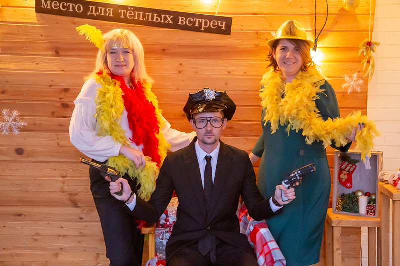 Новогоднее украшение зала для корпоратива в Самаре