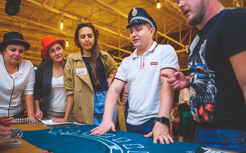 Корпоративные сувениры и подарки на День нефтяника в Самаре