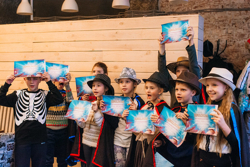 Как отметить Новый год классом — идеи для младших школьников в Самаре